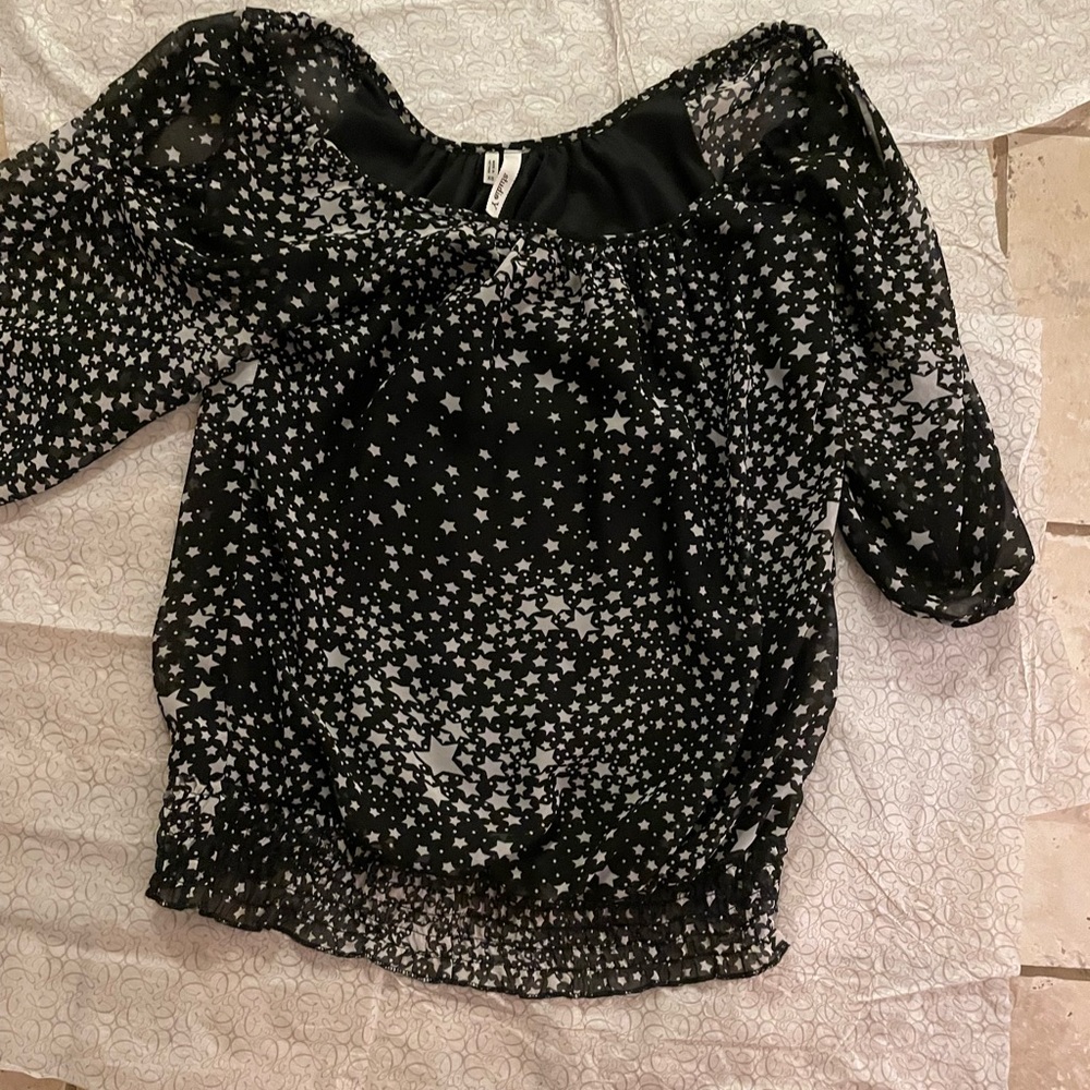 Black & White Puff Sleeve Star Blouse